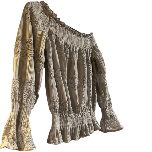 😊 3/$30 
New! lace off-or-on shoulder blouse Sz S dusty grey/blue - Picture 6 of 9